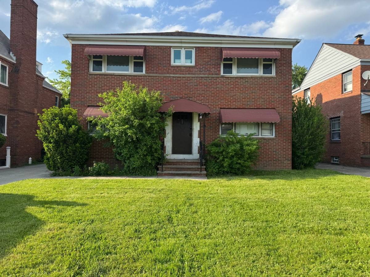Townhouse for rent at 4023 Okalona Rd, Cleveland, OH 44121