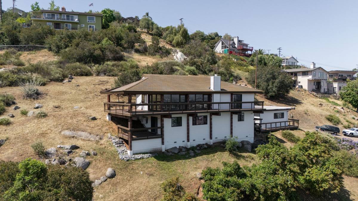 House for rent at 1210 Merritt Dr, La Mesa, CA 91941