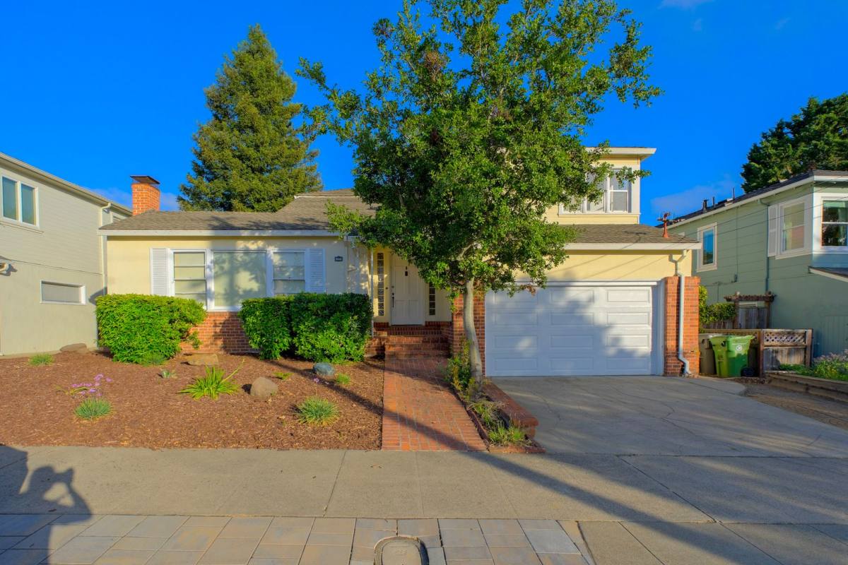 House for rent at 5032 Kearney Ave, Oakland, CA 94602