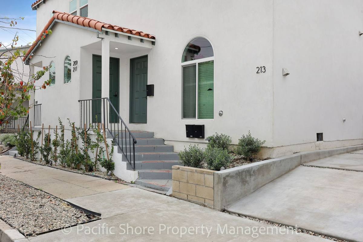 Apartment for rent at 203 N Benton Way, Los Angeles, CA 90026