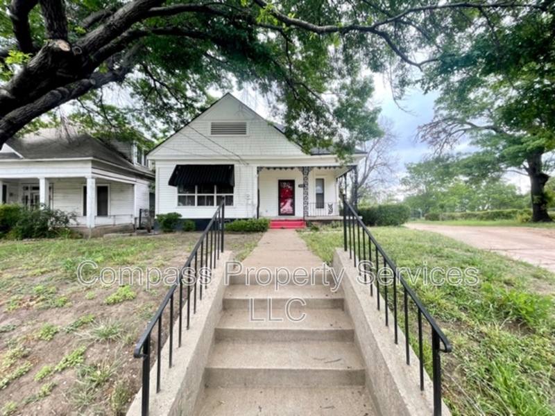 House for rent at 809 N 4th St, Waco, TX 76707