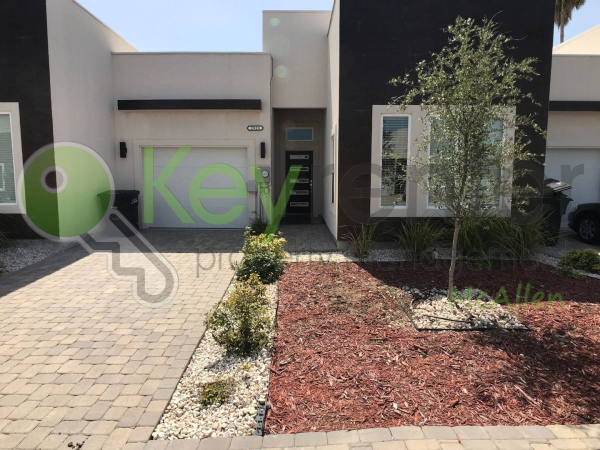 Townhouse for rent at 2920 N 51st St, McAllen, TX 78501
