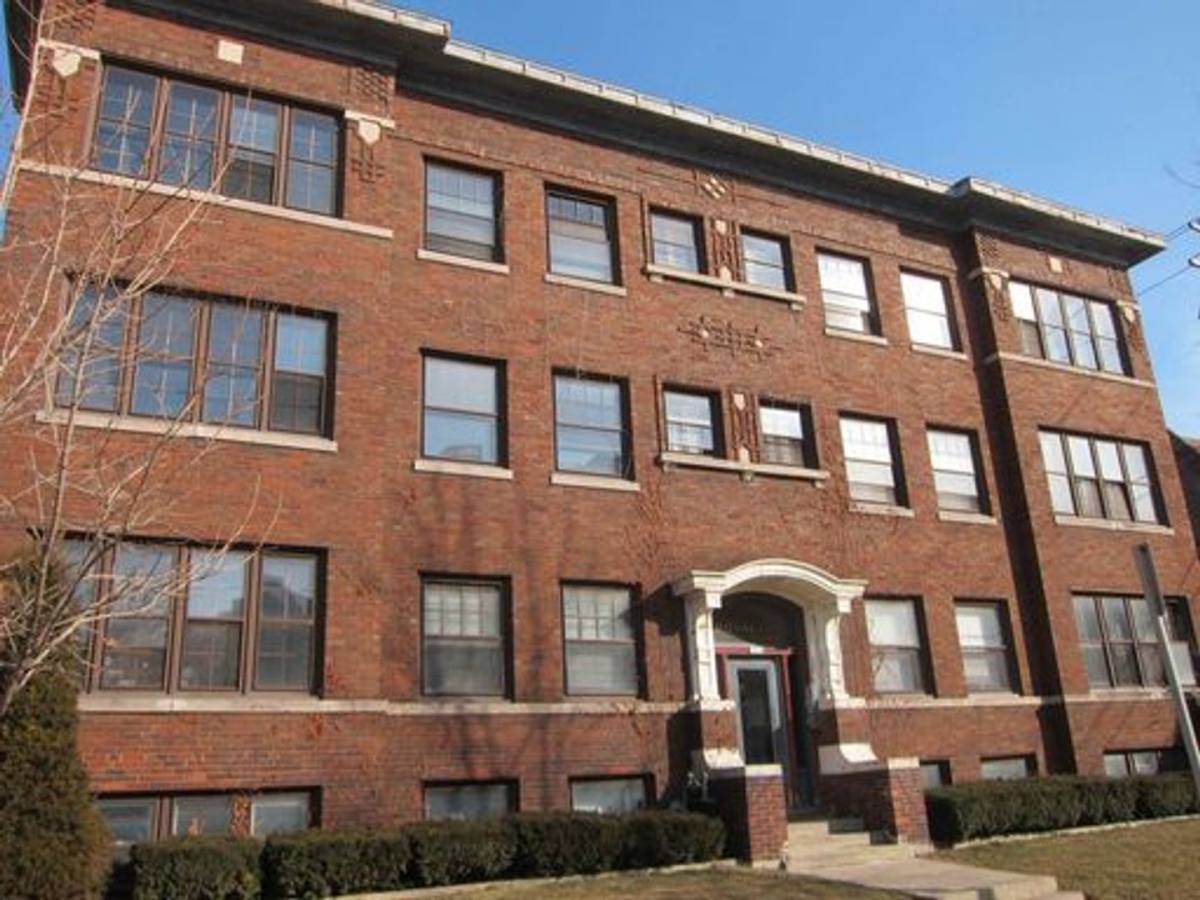 Apartment for rent at 1614 E Royall Place, Milwaukee, WI 53202
