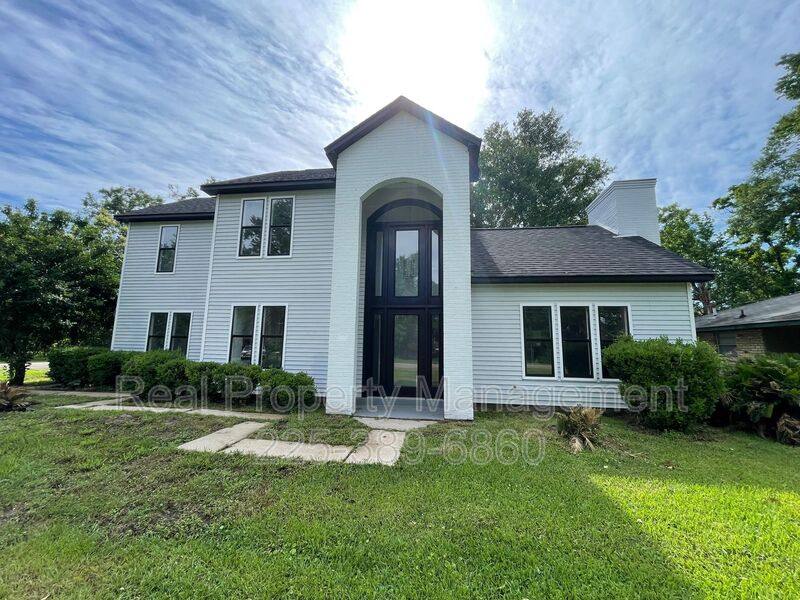 House for rent at 811 S Pleasant Ave, Gonzales, LA 70737