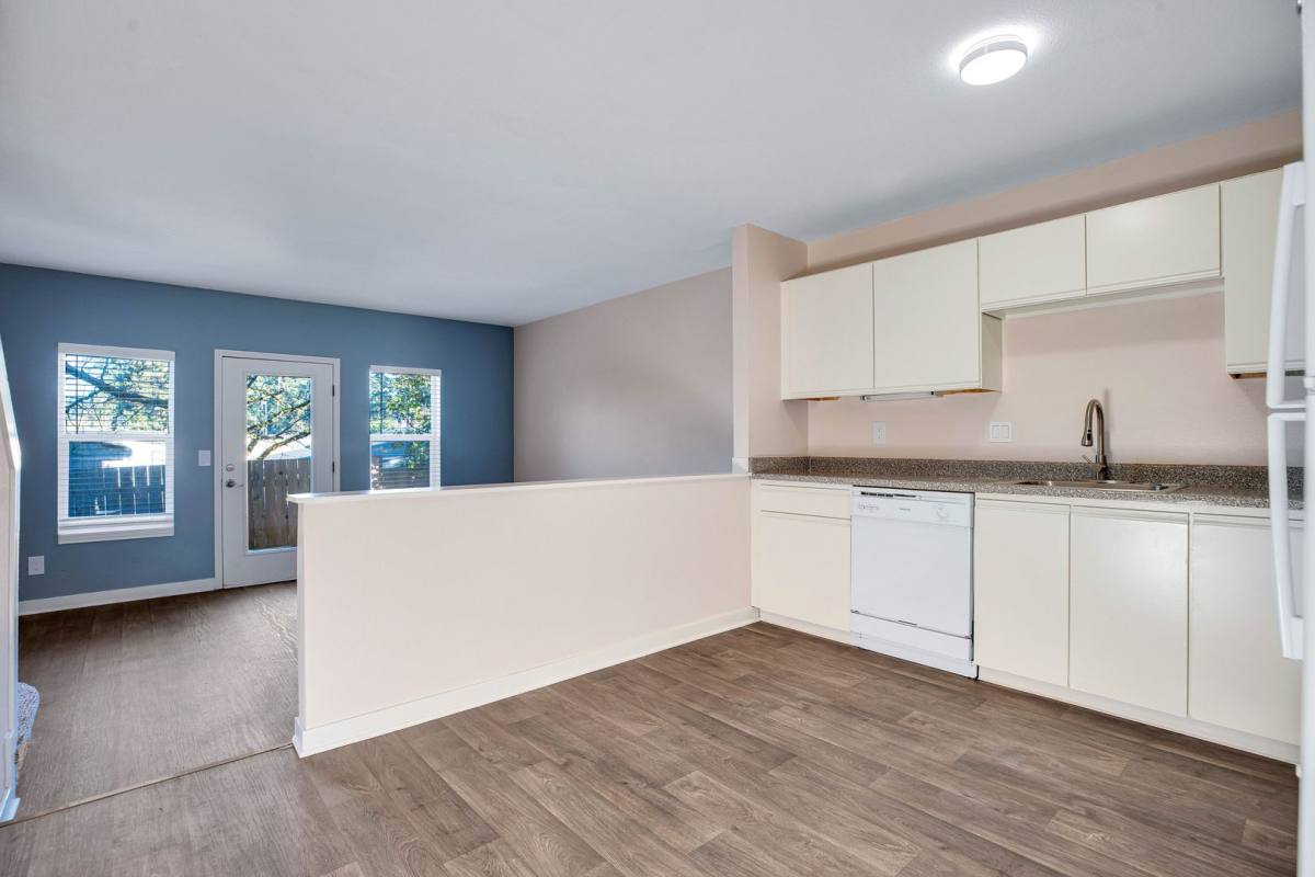 Townhouse for rent at 4380-4390 SE 122nd Ave, Portland, OR 97236