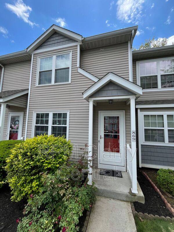 Condo for rent at 869 Charnwood, Columbus, OH 43085