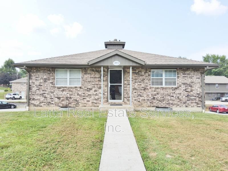 Apartment for rent at 404 W 31st #102B, Higginsville, MO 64037