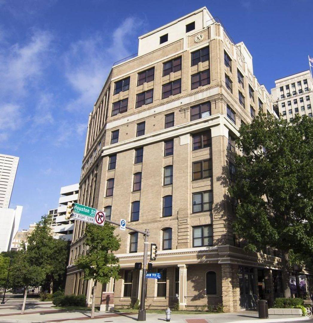 Apartment for rent at 910 Houston St, Fort Worth, TX 76102
