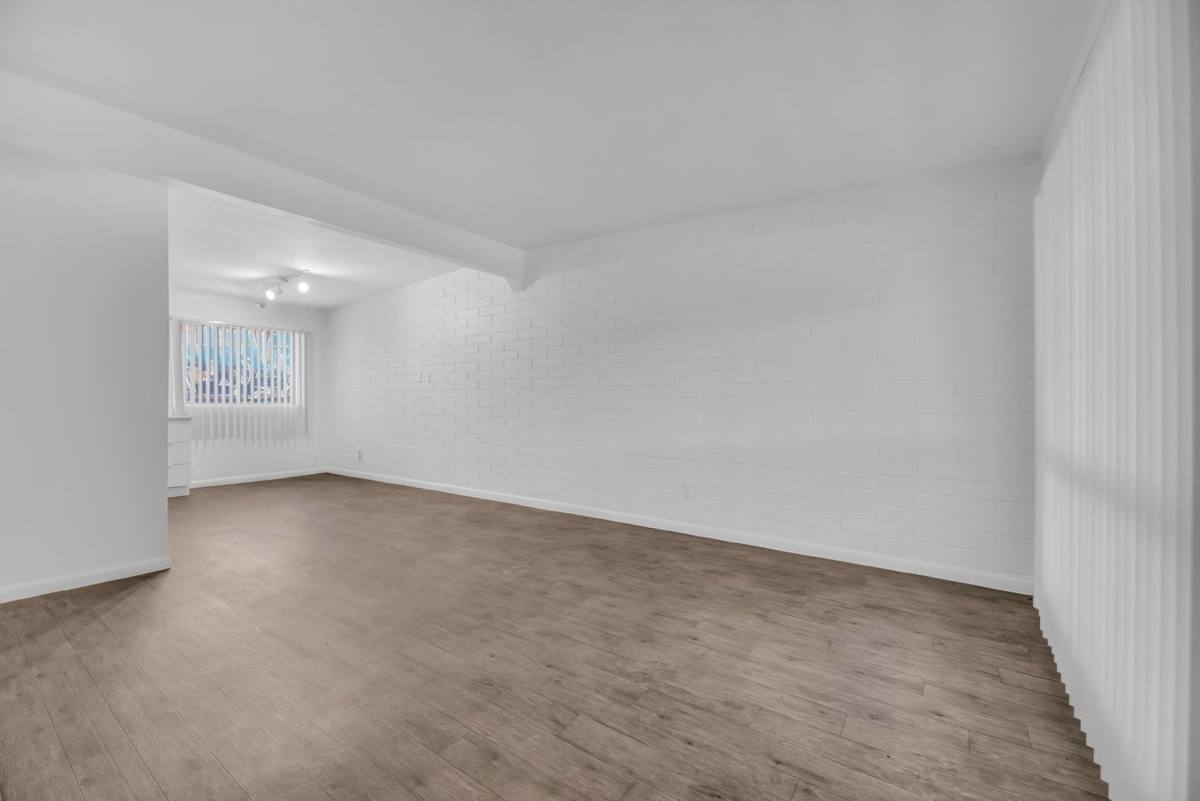 Apartment for rent at 930 W Indian School Rd, Phoenix, AZ 85013