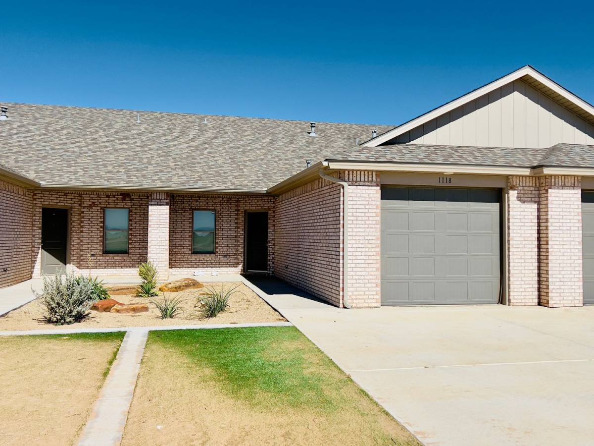 Townhouse for rent at 1118 N 7th St, Wolfforth, TX 79382