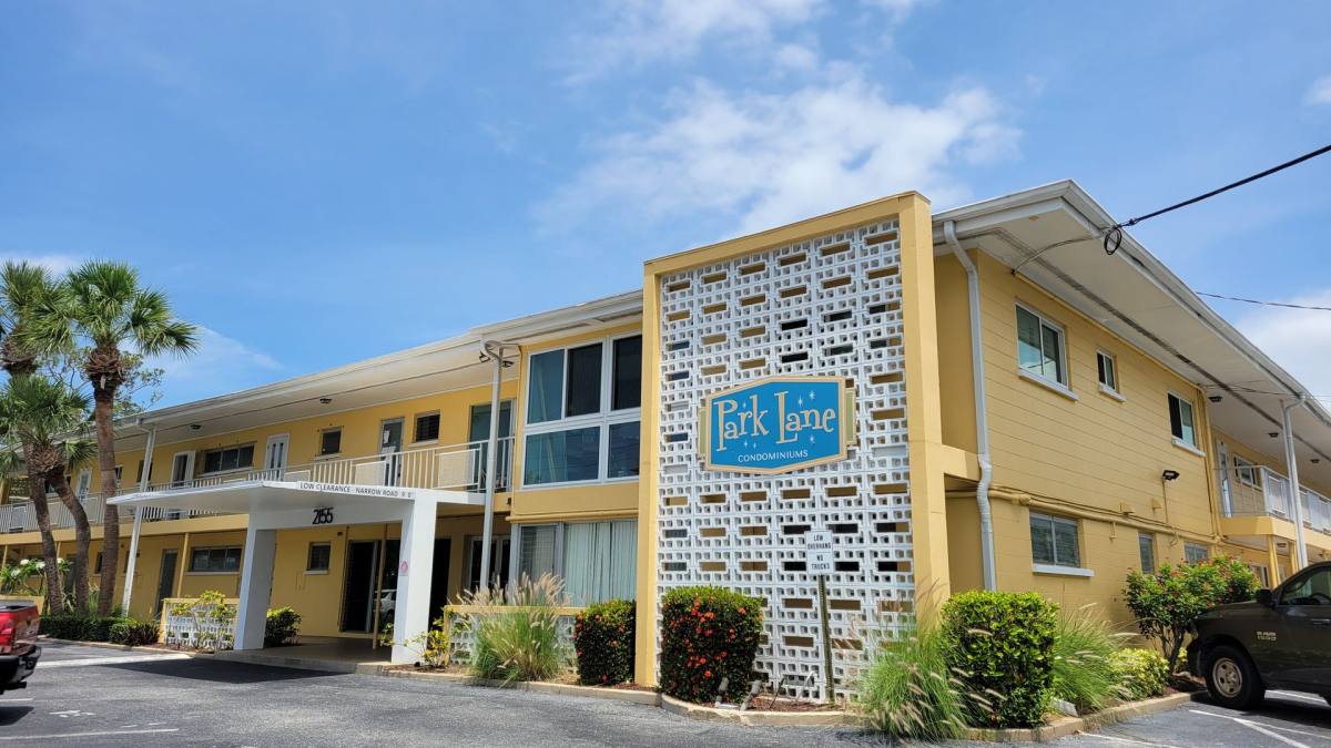 Condo for rent at 2155 Wood St, Sarasota, FL 34237