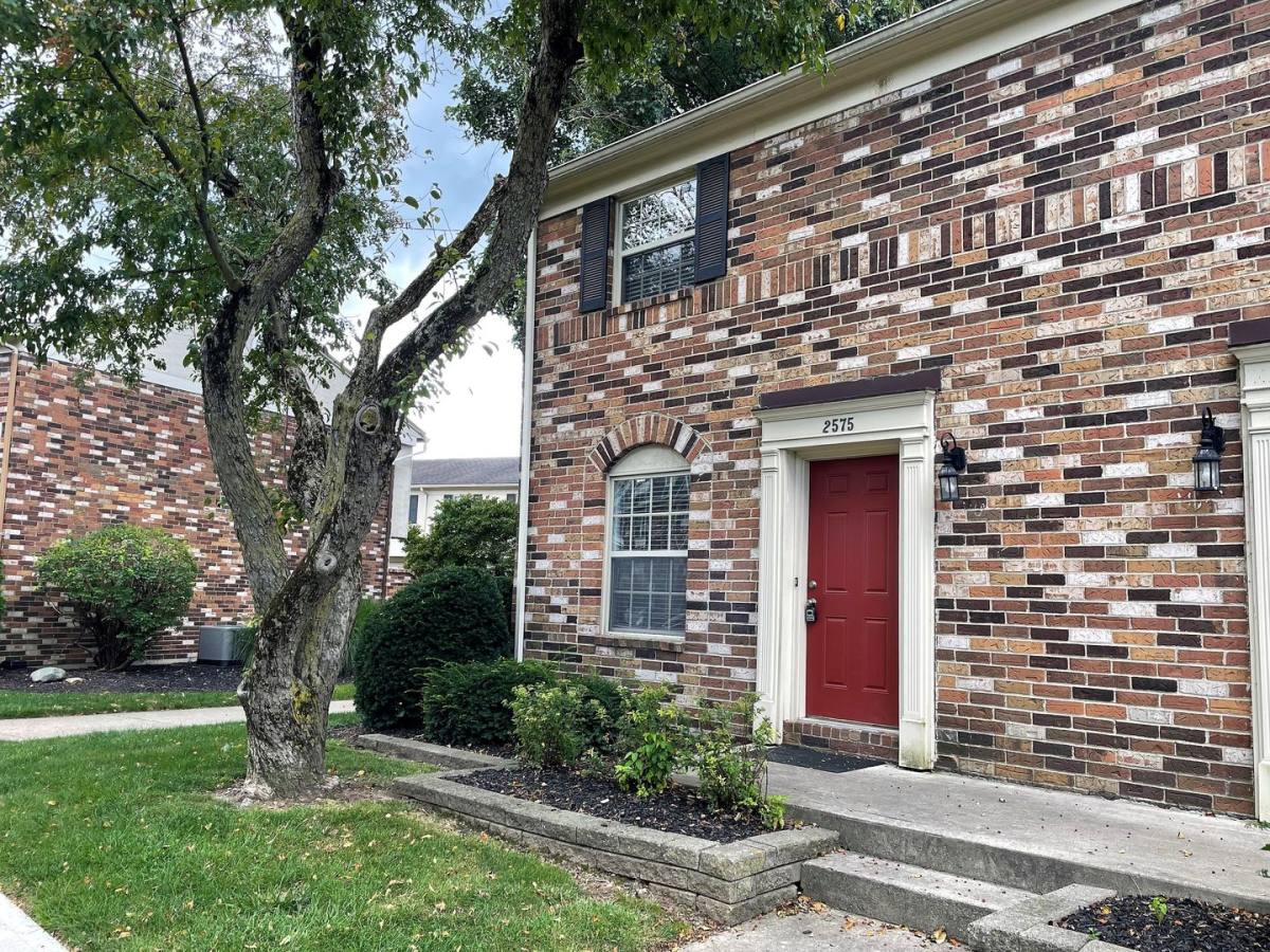 Townhouse for rent at 2575 Olde Hill Court N, Columbus, OH 43221