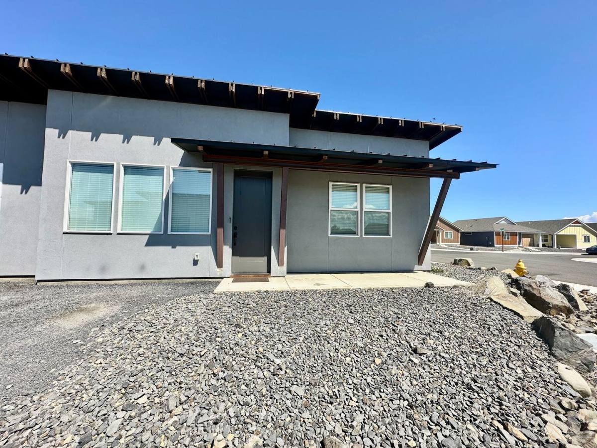 Apartment for rent at 121 E 26th Ave, Ellensburg, WA 98926