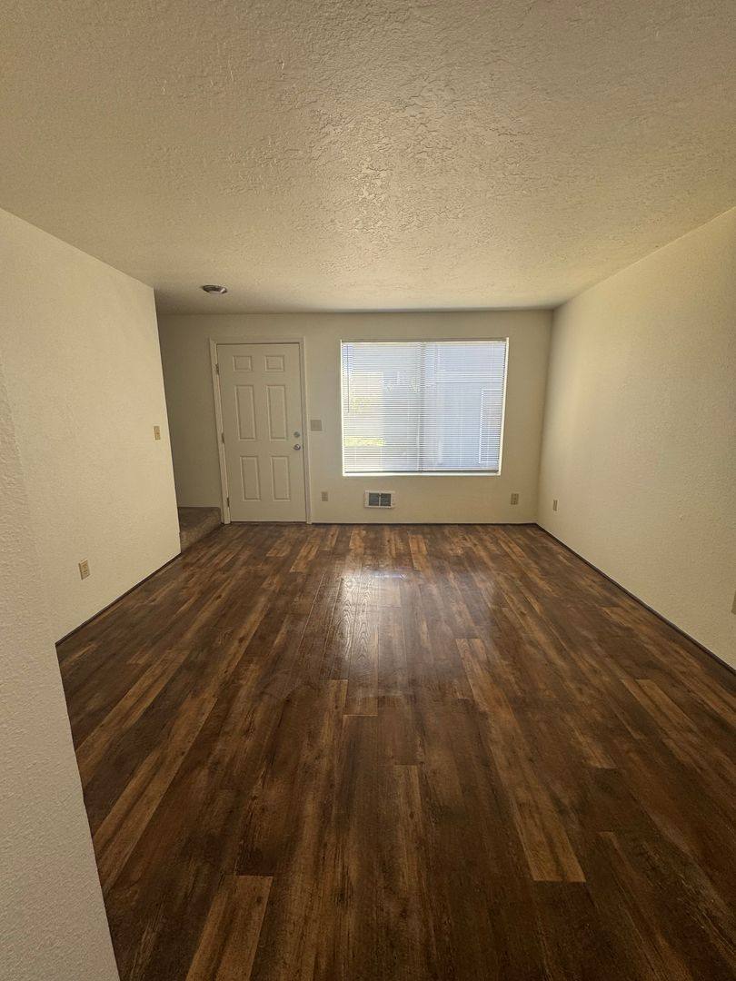 Townhouse for rent at 901-981 SE Ford St, McMinnville, OR 97128