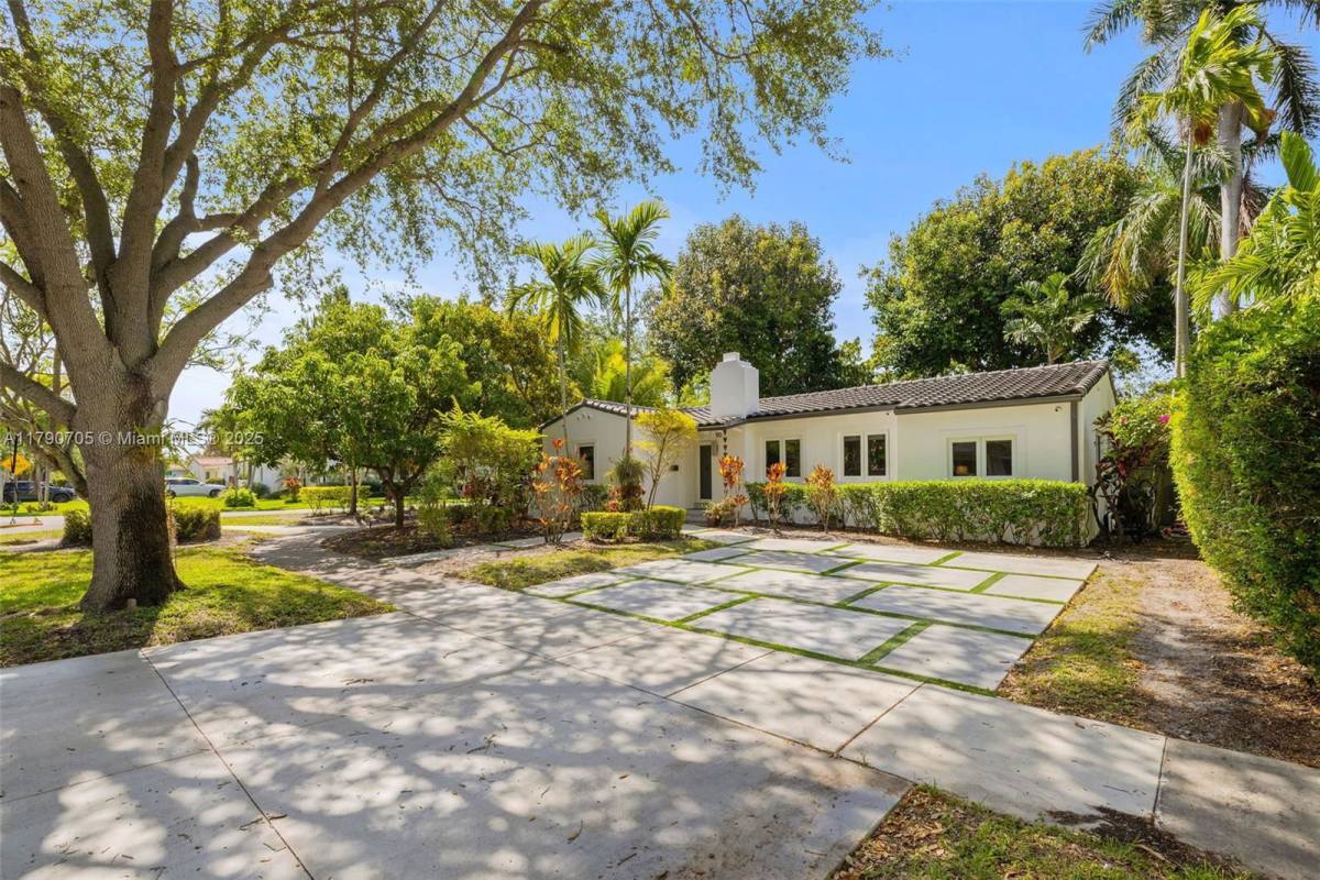 House for rent at 90 NE 106th St, Miami, FL 33138