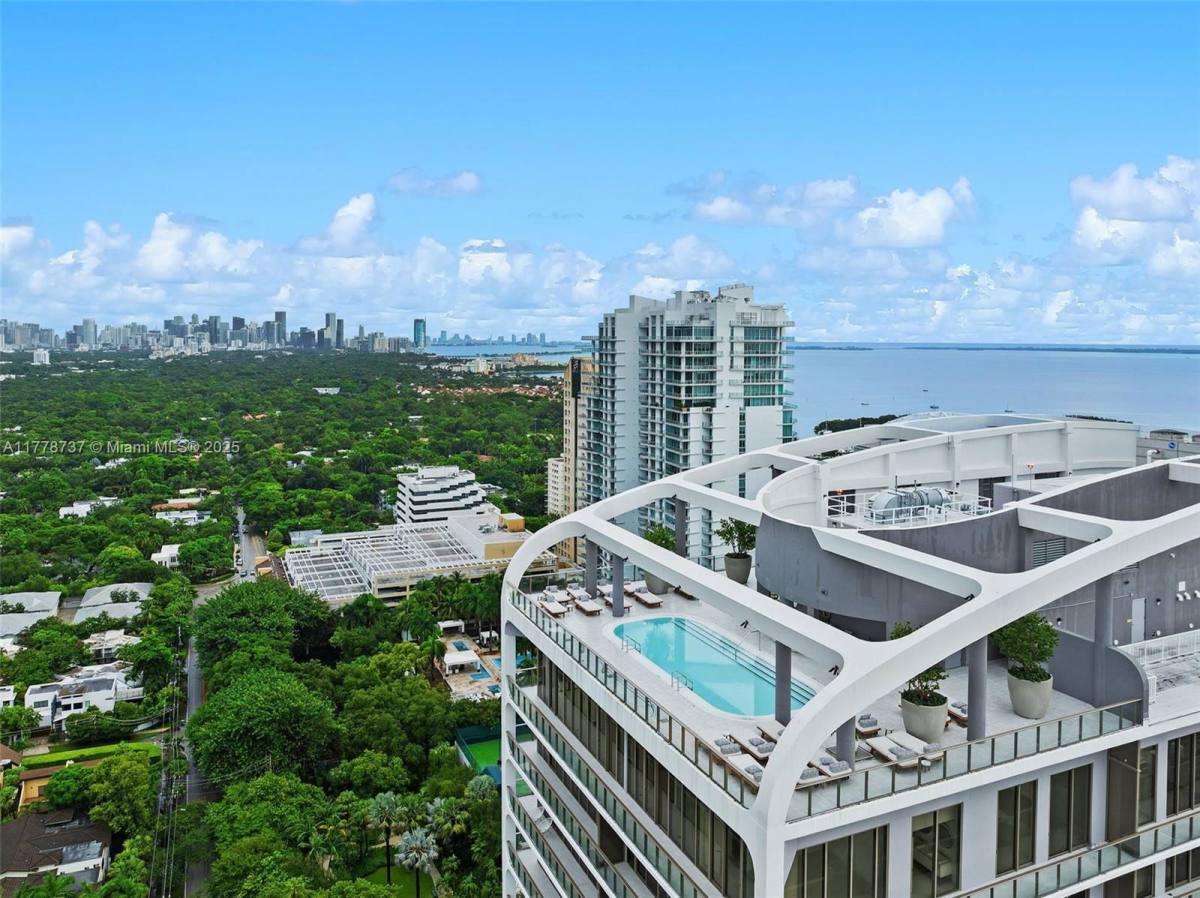 House for rent at 2678 Tigertail Ave #1903, Miami, FL 33133
