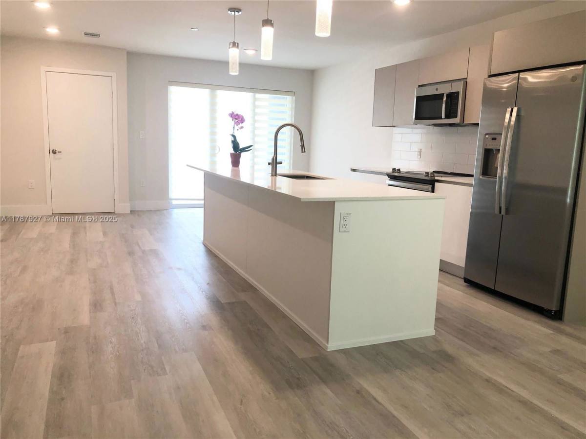 Townhouse for rent at 2561 NE 193rd St #1204, Miami, FL 33180