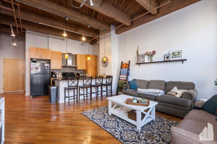 Apartment for rent at 1040 W Adams St #216, Chicago, IL 60607