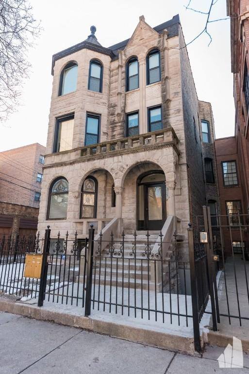 Apartment for rent at 3152 N Pine Grove Ave #1, Chicago, IL 60657