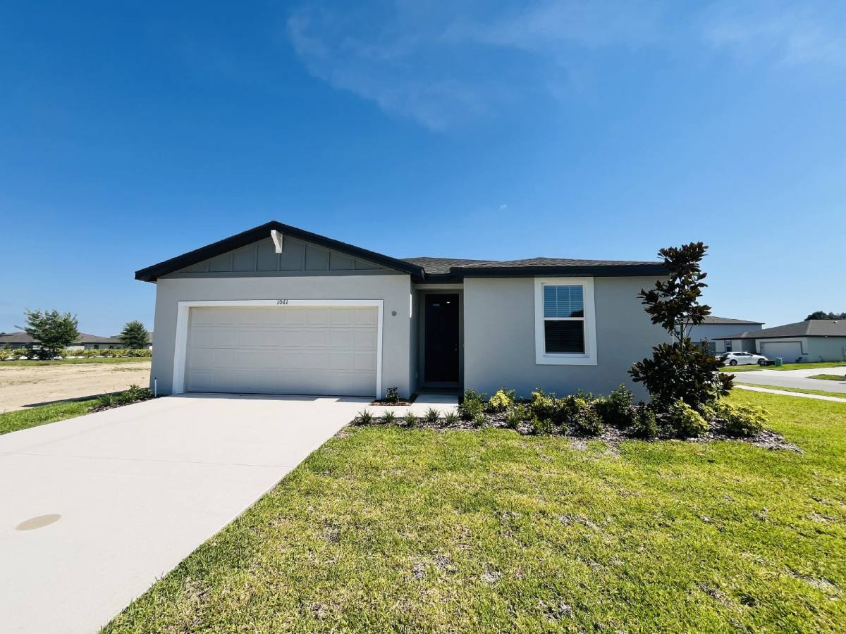 House for rent at 1061 Oak Valley Dr, Auburndale, FL 33823