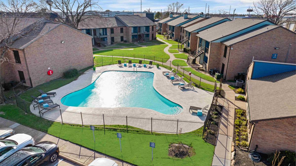 Apartment for rent at Sonoma, 7703 Seton Lake Dr, Houston, TX 77086