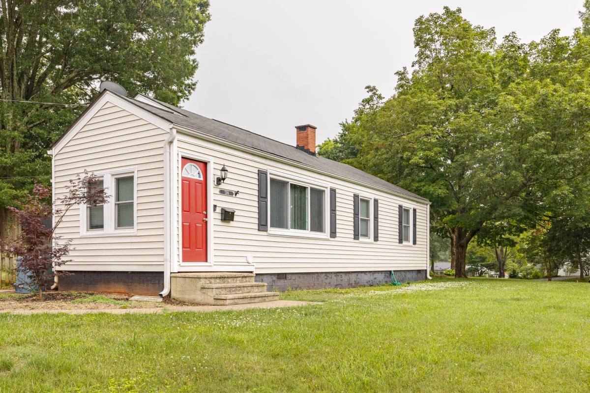 House for rent at 1306 Quail Dr, Greensboro, NC 27408