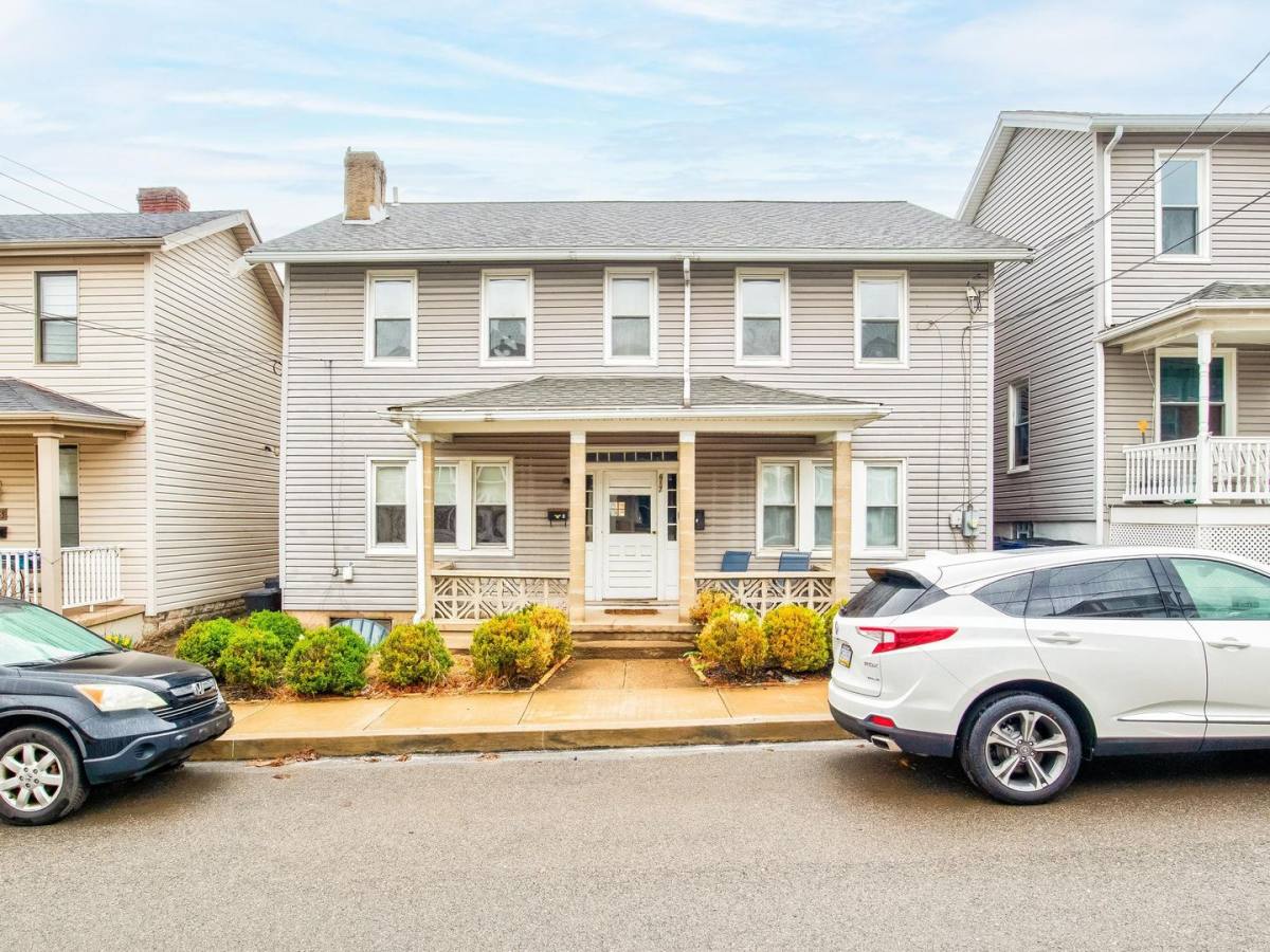 Apartment for rent at 617 Sraight St, Sewickley, PA 15143