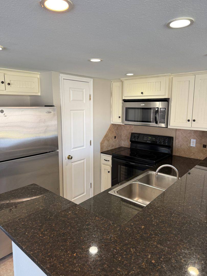 Apartment for rent at 6630 S Peoria Ave, Tulsa, OK 74136