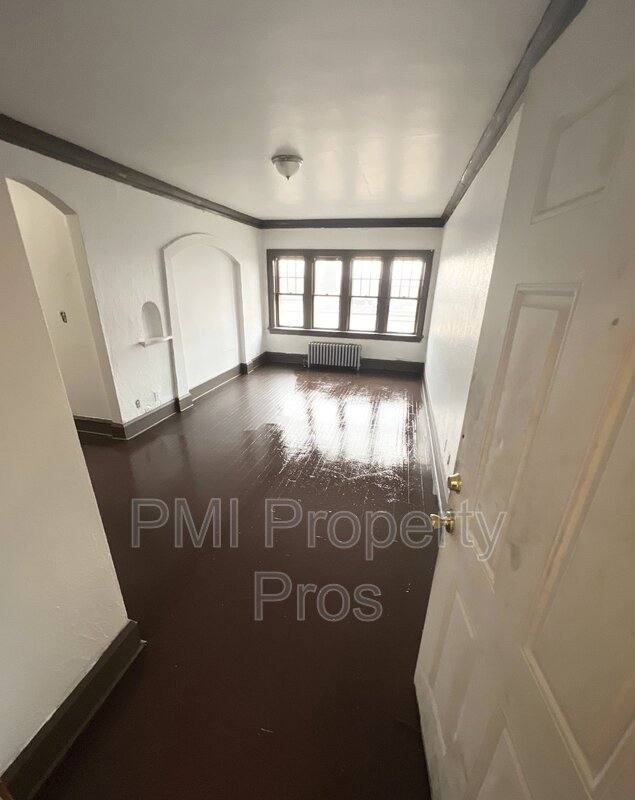1710 W Atkinson Ave #302, Milwaukee, WI 53206