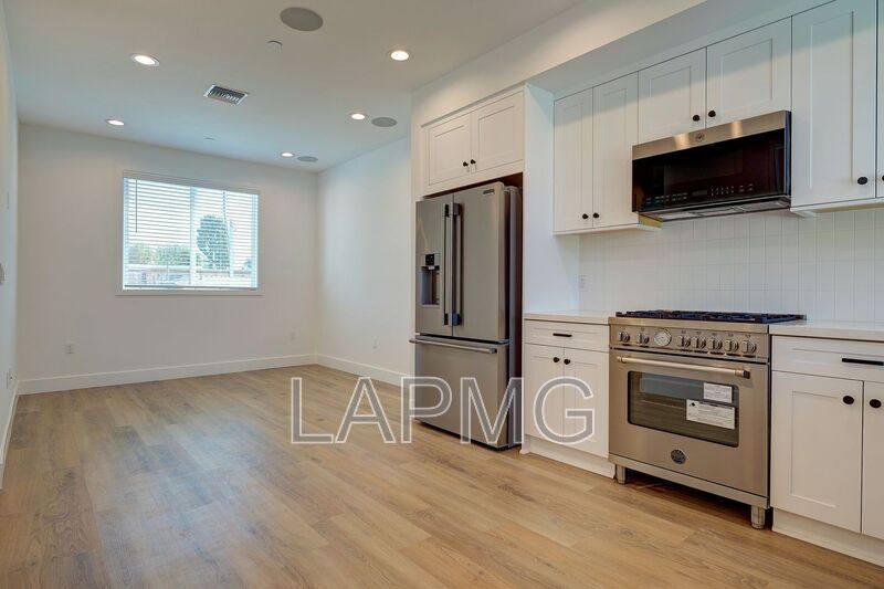 Townhouse for rent at 4507 Saturn St #4509, Los Angeles, CA 90019