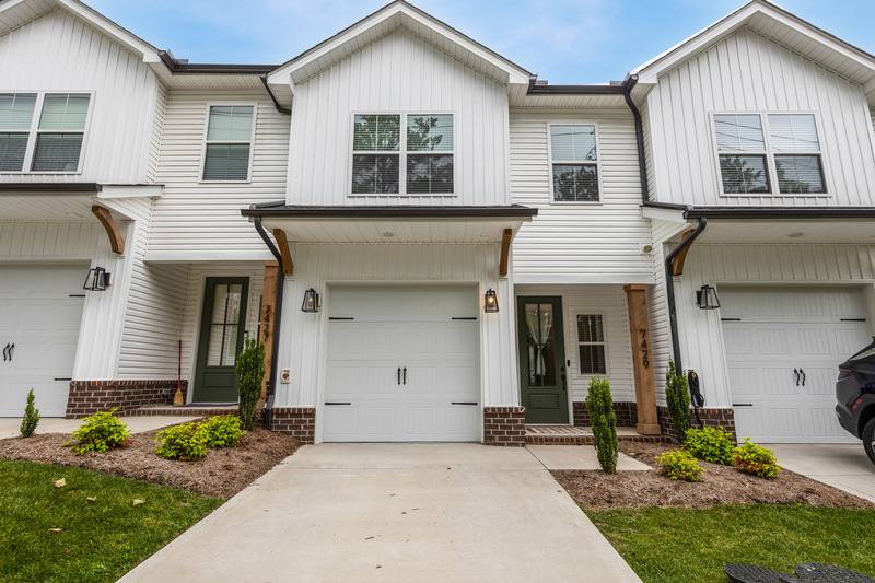 Townhouse for rent at 7429 Thomas Lane, Knoxville, TN 37918