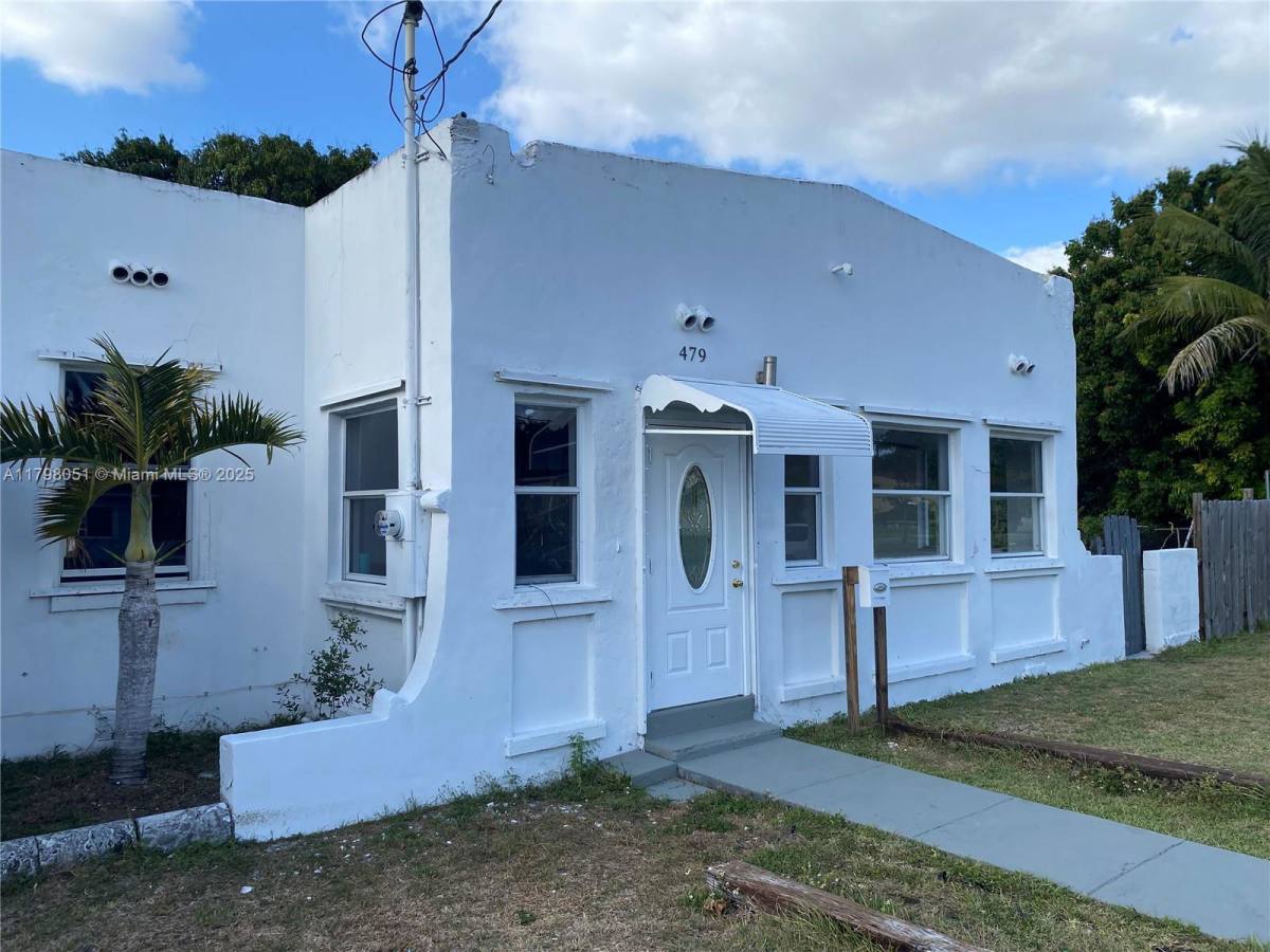 House for rent at 479 NE 129th St, Miami, FL 33161
