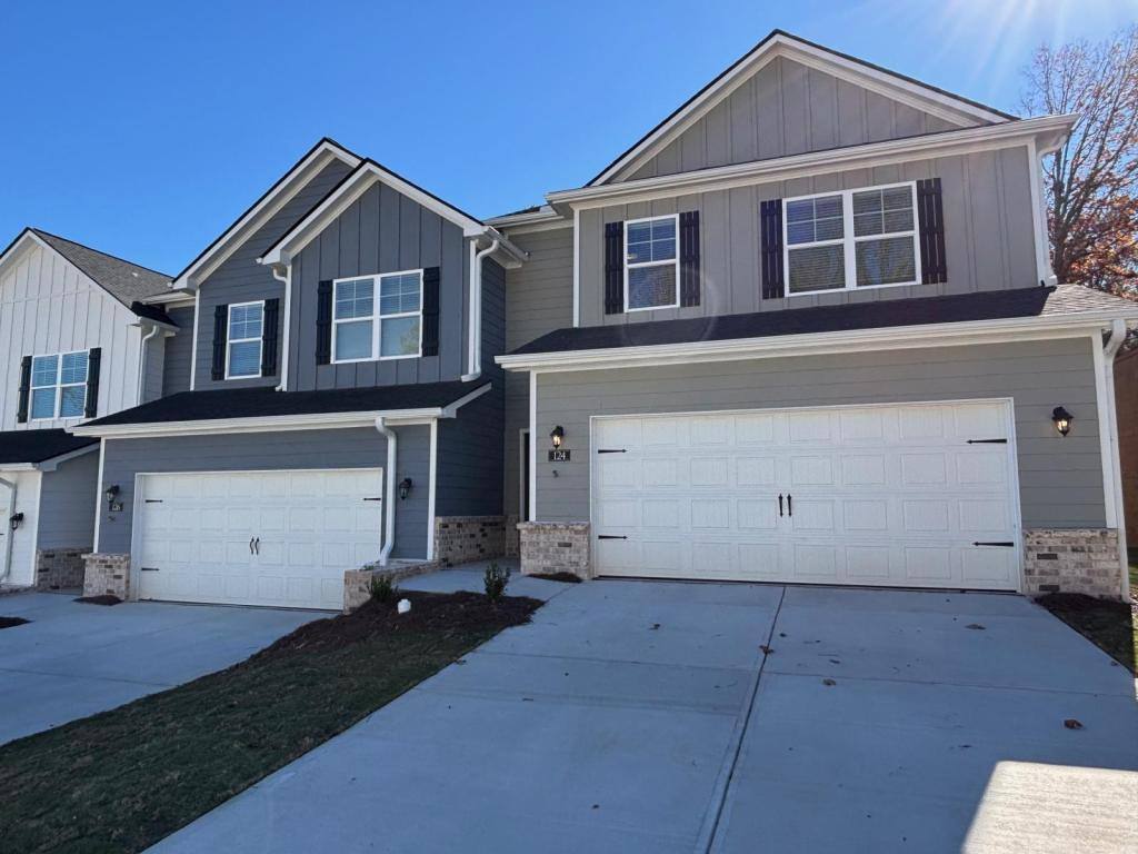 Townhouse for rent at 130 Chase Crossing, Cornelia, GA 30531