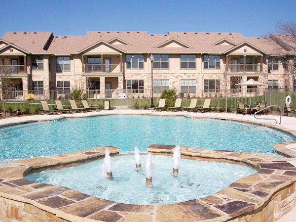 Apartment for rent at 821 S Polk St, Desoto, TX 75115