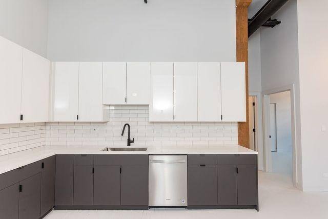 Apartment for rent at 213 N Racine #301, Chicago, IL 60607