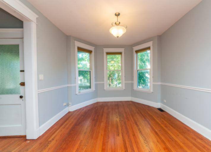 Apartment for rent at 1505 W Wellington Ave #1, Chicago, IL 60657