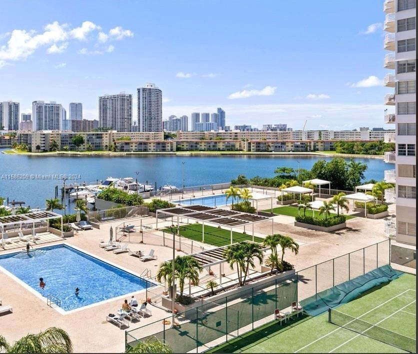 Apartment for rent at 18031 Biscayne Blvd, North Miami Beach, FL 33160