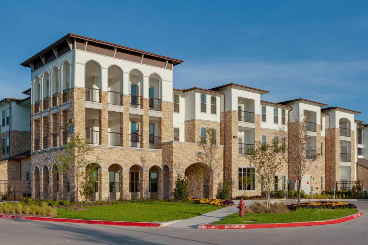 Apartment for rent at 4100 Northern Cross Blvd, Fort Worth, TX 76137