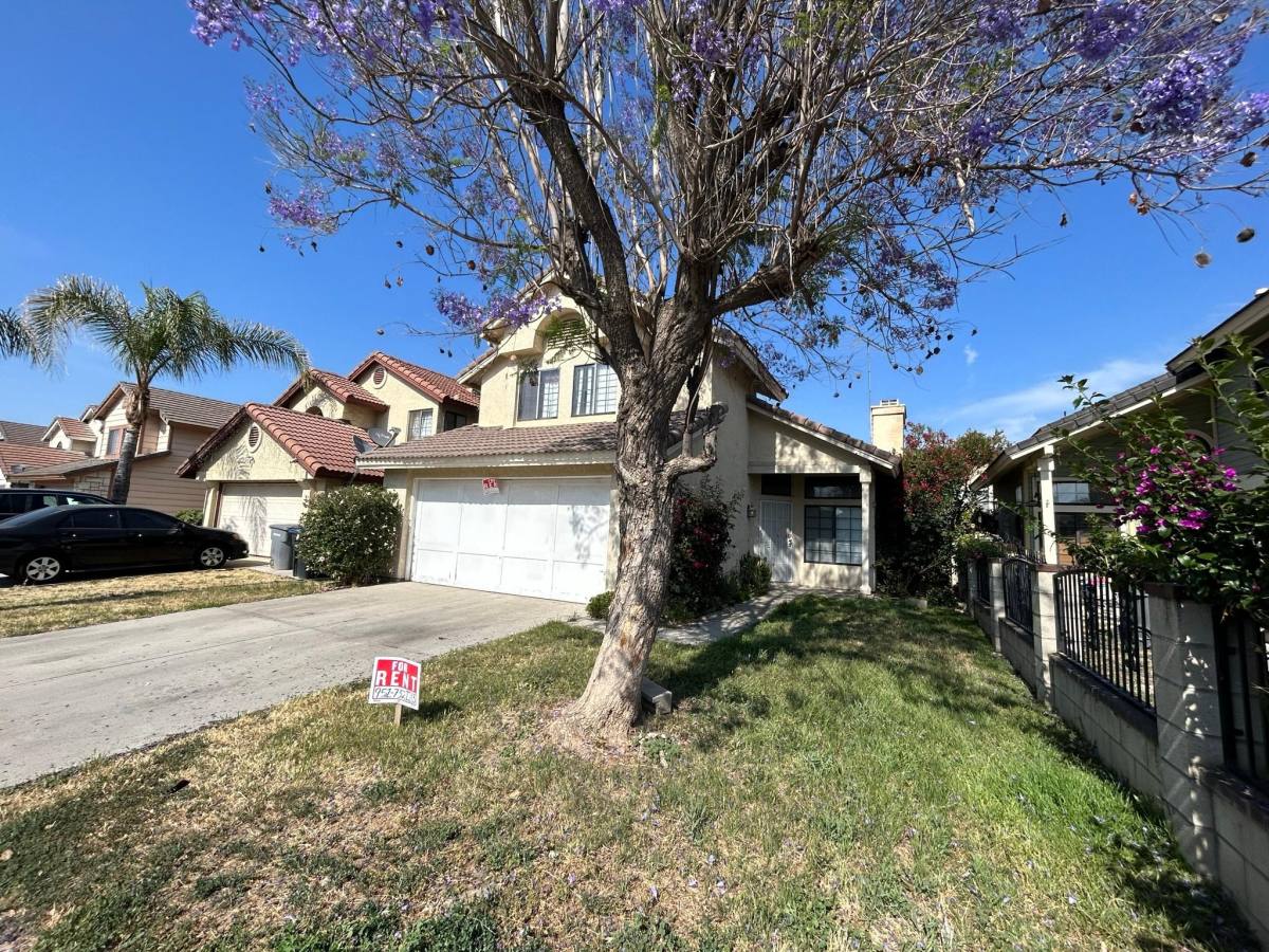 House for rent at 1523 Heirloom Ave, Perris, CA 92571