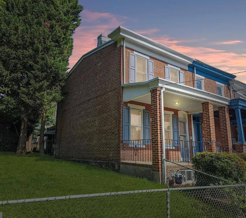 Townhouse for rent at 739 S Harrison St #1, Wilmington, DE 19805