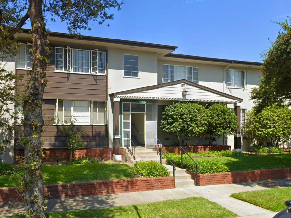 Apartment for rent at Sycamore, 139 N Holliston Ave #C, Pasadena, CA 91106