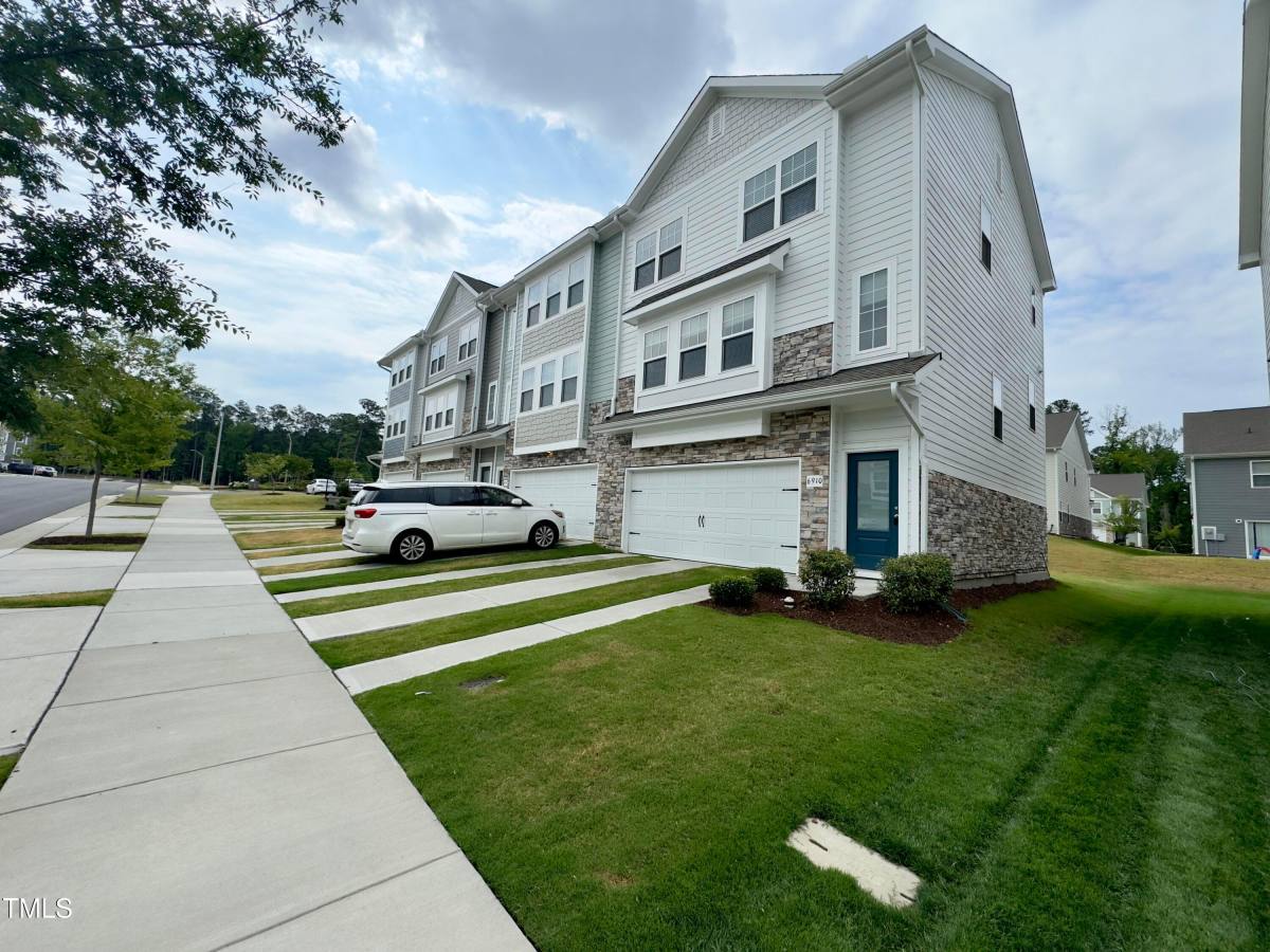 Townhouse for rent at 6910 Point Bar Place, Raleigh, NC 27616