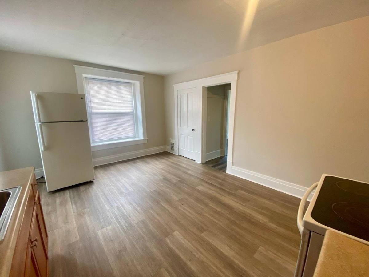 Apartment for rent at 69 Oakdale Ave #2, Akron, OH 44302