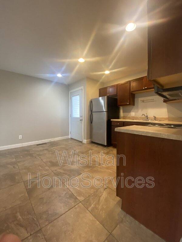 Apartment for rent at 524 W Murray St #B, Macomb, IL 61455