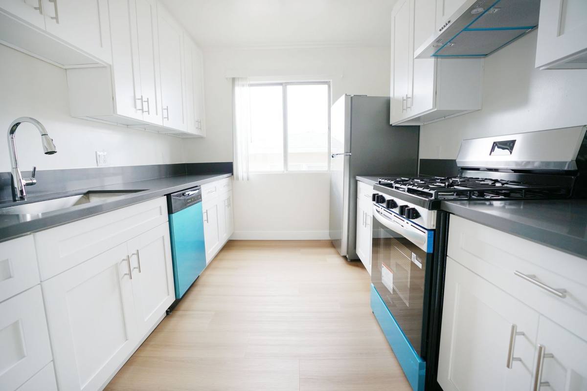 Apartment for rent at 119 N Cedar Ave, Inglewood, CA 90301