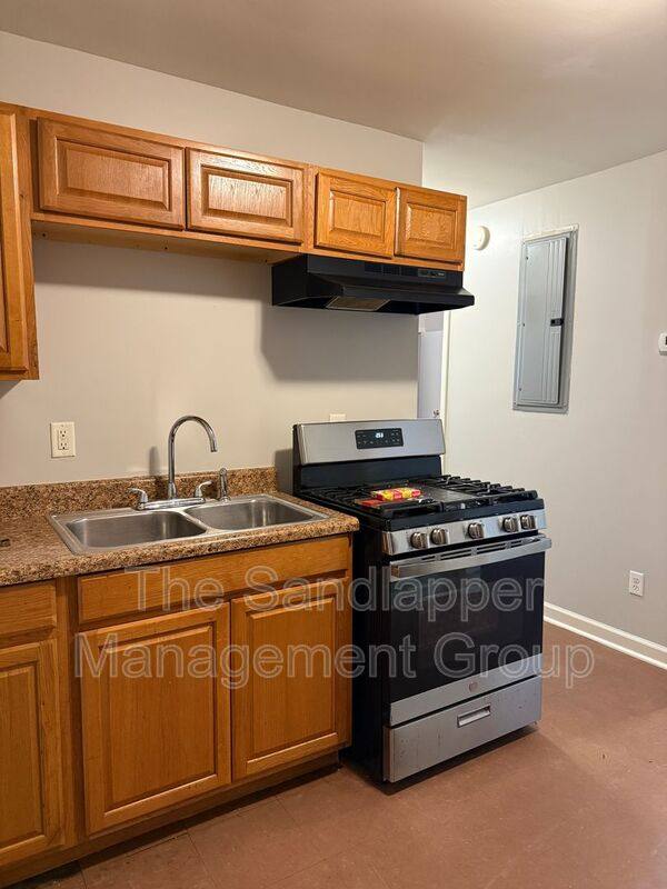 House for rent at 2906-B Alabama Dr, North Charleston, SC 29405