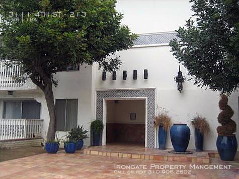 Apartment for rent at 3111 4th St #411, Santa Monica, CA 90403