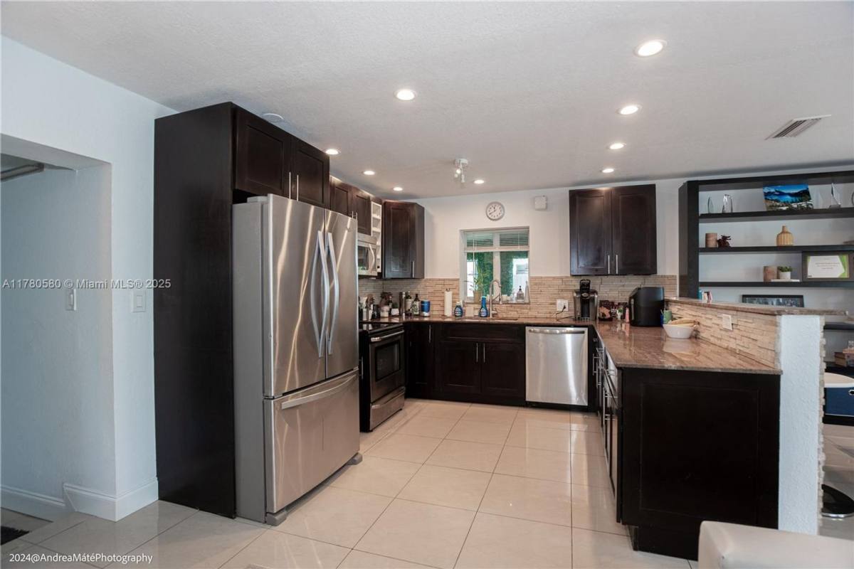 House for rent at 5901 NE 4th Ave, Fort Lauderdale, FL 33334
