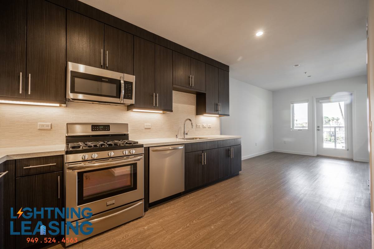 Apartment for rent at 11404 Chandler Blvd #405C, North Hollywood, CA 91601