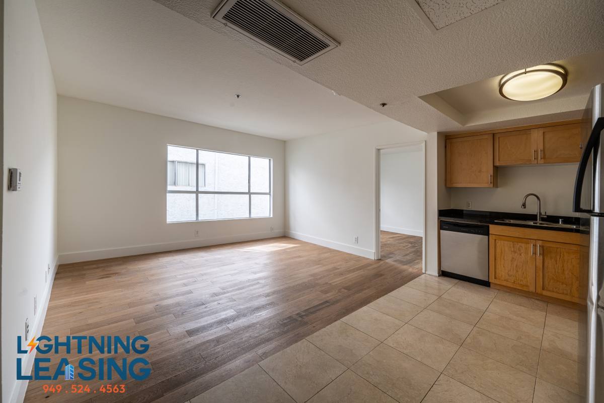 Apartment for rent at 937 Palm Ave #206D, West Hollywood, CA 90069